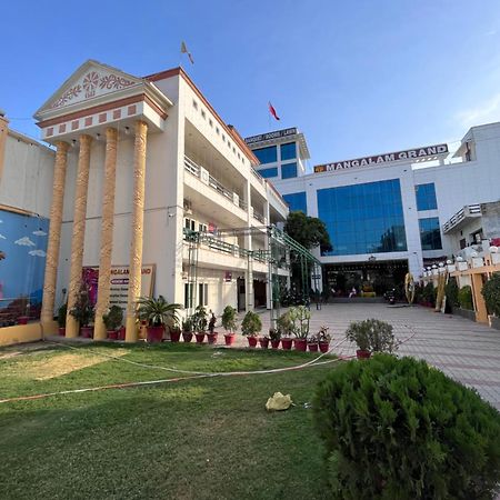 Mangalam Grand Hotel Lucknow Ngoại thất bức ảnh
