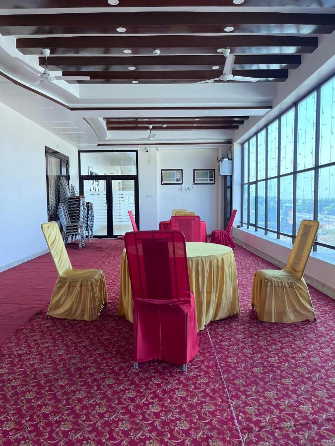 Mangalam Grand Hotel Lucknow Ngoại thất bức ảnh