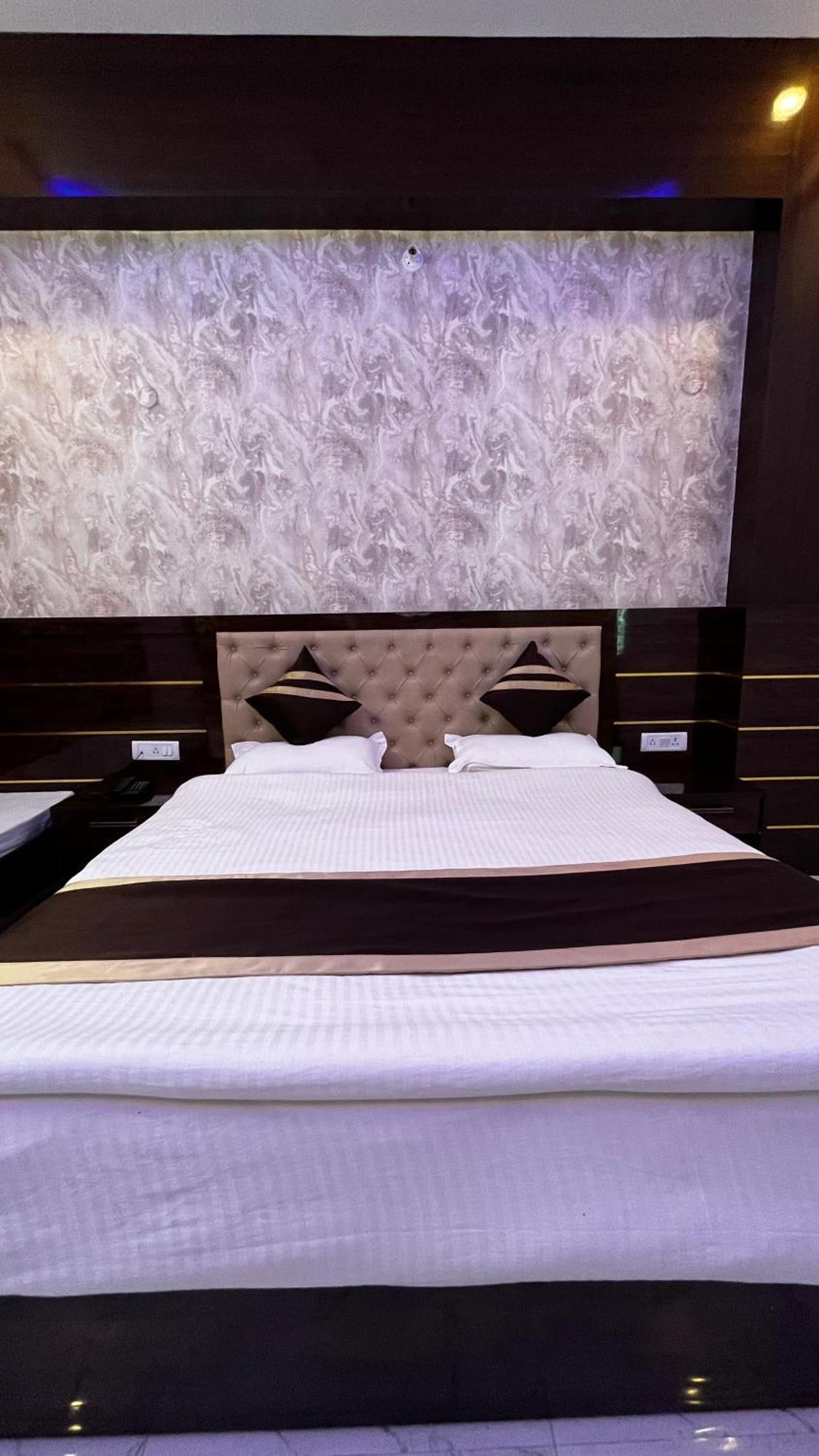 Mangalam Grand Hotel Lucknow Ngoại thất bức ảnh