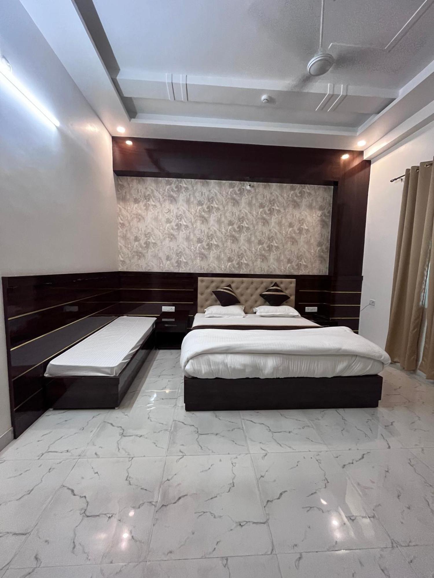 Mangalam Grand Hotel Lucknow Ngoại thất bức ảnh